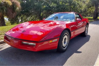 1985 RED CORVETTE